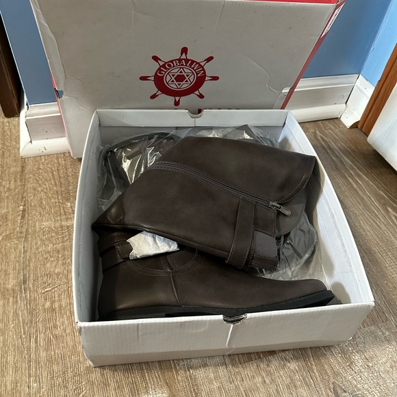 Women’s Grey / Brown Boots, Size 8, NWT - Picture 8 of 11